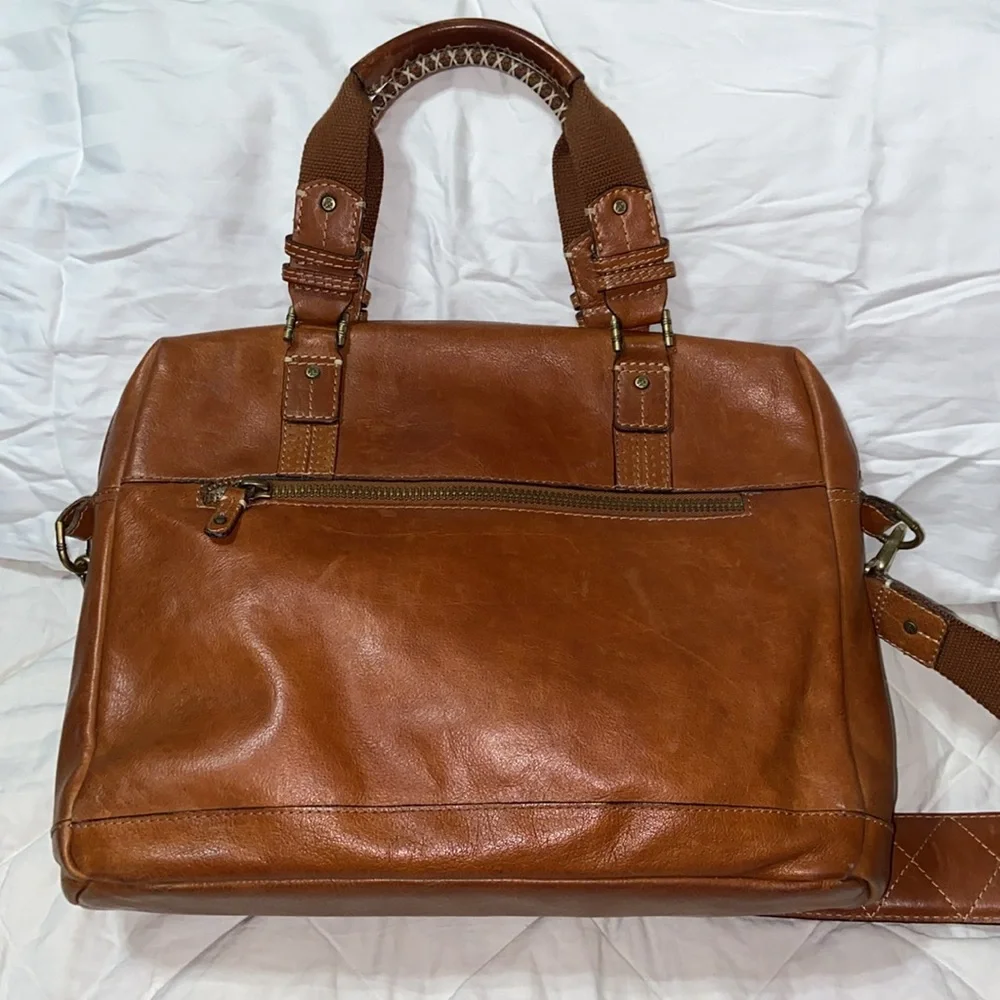 Gorgeous Tommy Bahama Leather Briefcase messenger bag